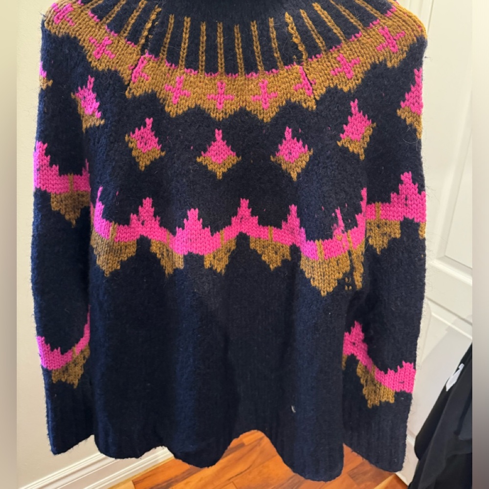 ALC thick wool sweater. Mockneck. Navy blue with pink accents. Nordic Style
